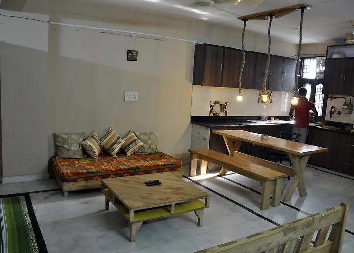 Friends Hostel New Delhi